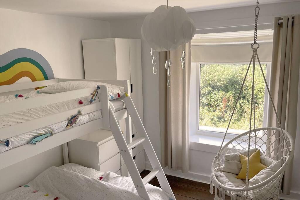 Cosy 2-Bedroom Family Cottage Centrally Located.Leedstown エクステリア 写真