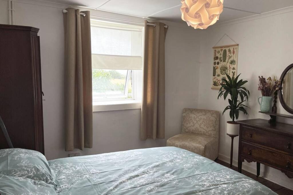 Cosy 2-Bedroom Family Cottage Centrally Located.Leedstown エクステリア 写真